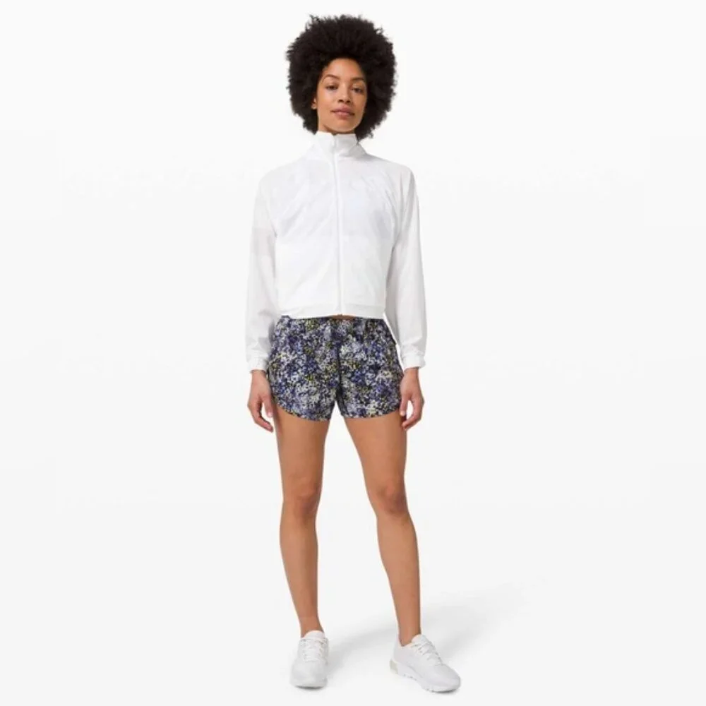 Lululemon Tracker‎ Short V Women's Size 4 US Purple White Floral 4